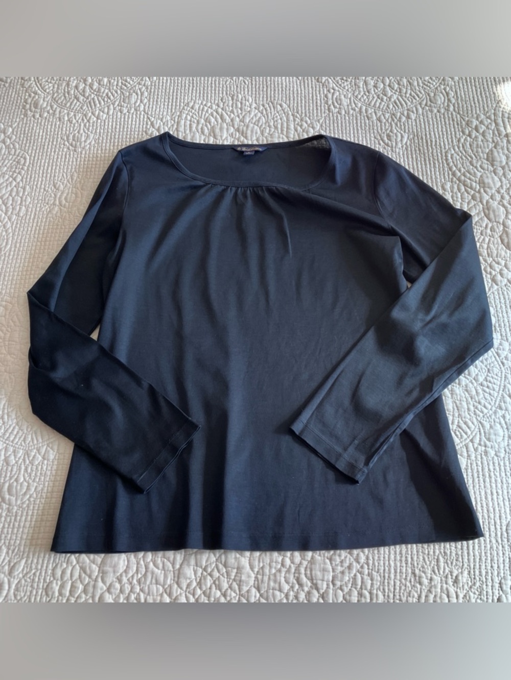 Brooks Brothers midnight blue cotton long sleeve top w/pleated front neck